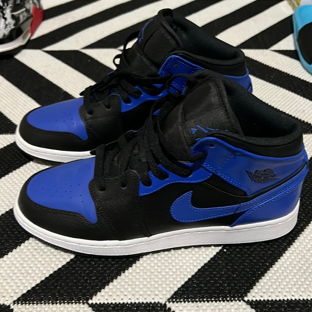 Jordan 1 mid